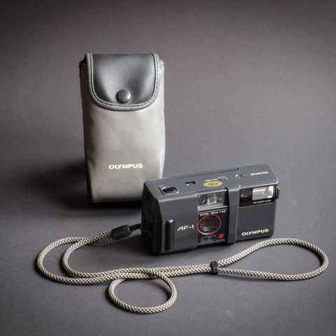 Olympus AF-1 selges.