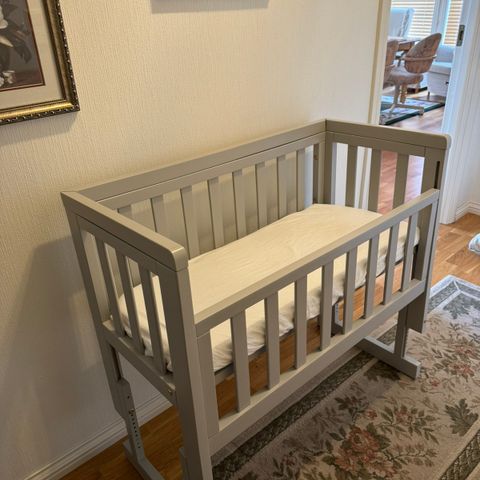 Troll Bedside Crib