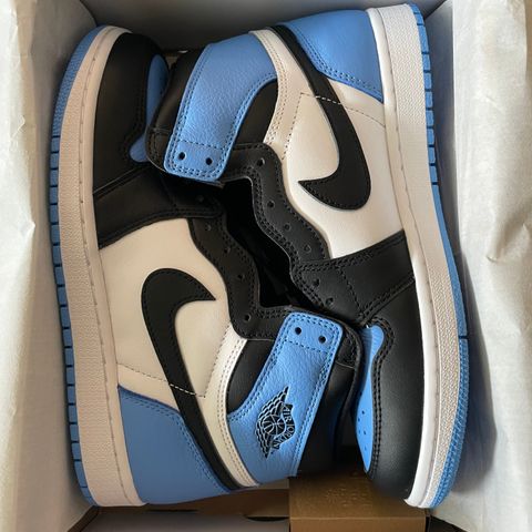 Air Jordan 1 High OG UNC Toe