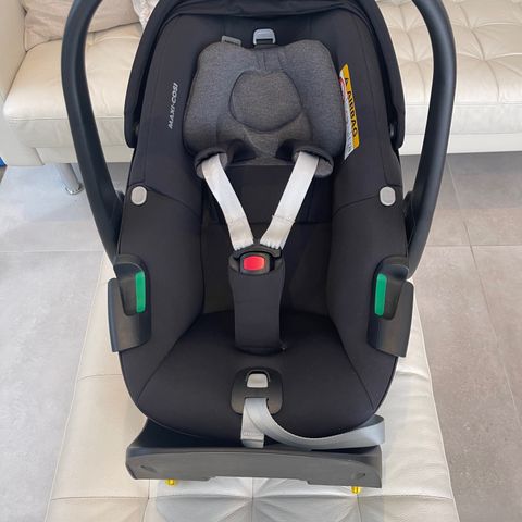 Maxicosi pebble 360 babysete og Familyfix 360 isofix base