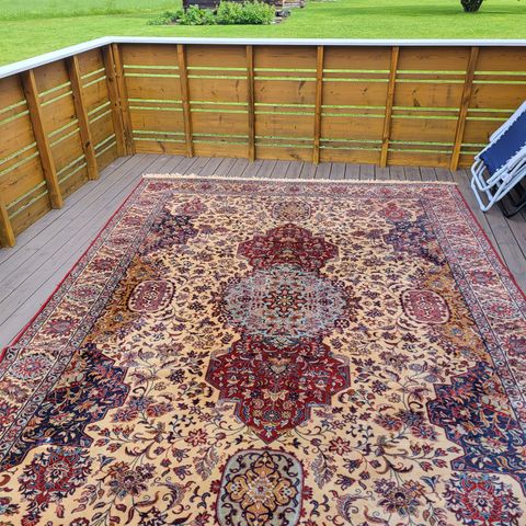 Persisk gulv teppe i tykk ull
