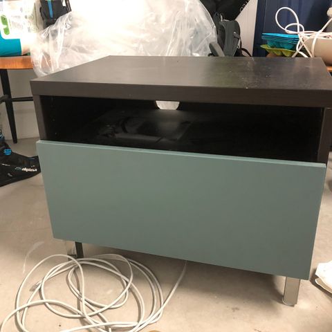 Tv-benk fra IKEA.