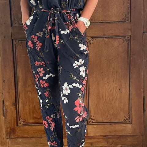 Jumpsuit fra Kaffe i Onesize