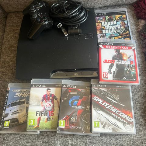 PlayStation 3 med 1 kontroll og 6 spill selges