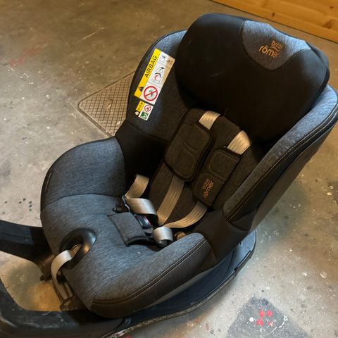 Britax Römer swingfix m i-size (isofix)