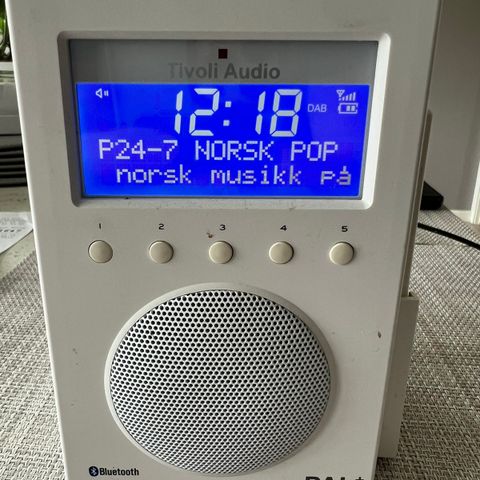 PAL+ Dab radio med Bluetooth