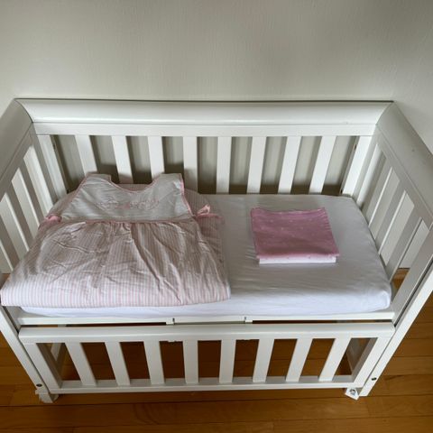 Troll Bedside Crib