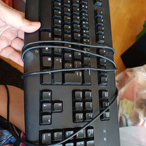 Reservert -Logitech Tastatur og HP mus