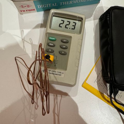 Digital termometer - Måler fra -50 grader celcius til 1.300 grader celsius