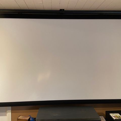 Elite Screens 100" rammelerret