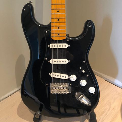 Squier Classic Vibe Limited Edition Black Strat (RESERVERT)
