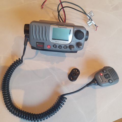 Raymarine VHF