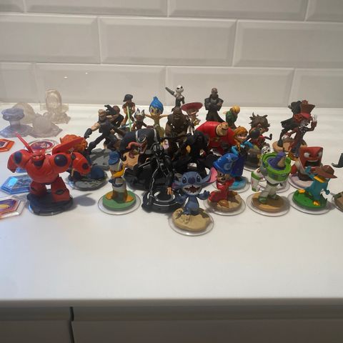 Disney infinity figurer 30stk pluss annet 600 for alle