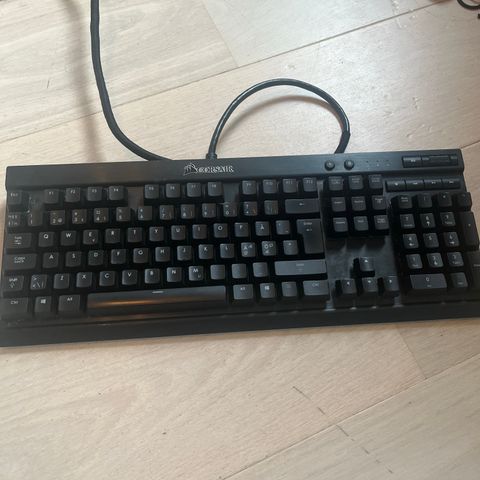 Corsair K70 RGB gaming tastatur