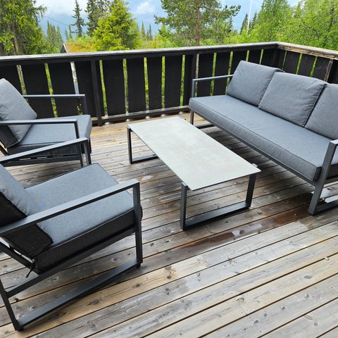 Loungesett i svart aluminium