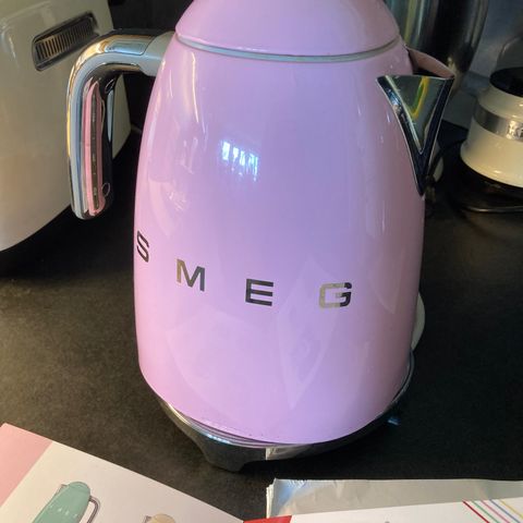 SMEG KLF01 vannkoker