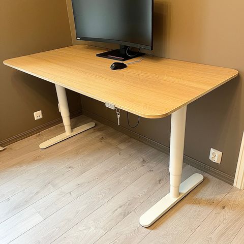 IKEA skrivebord bekant elektrisk
