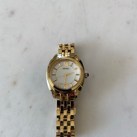 SEIKO 29 mm Classic lady