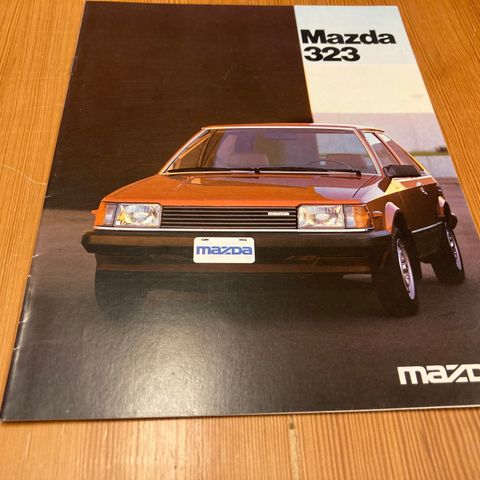 BILBROSJYRE - MAZDA 323 - 1981