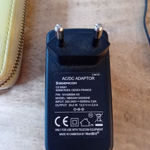 AC/DC ADAPTER