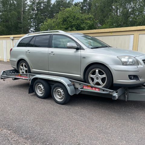 Toyota Avensis D4D  177HK utgave. selges som delebil.