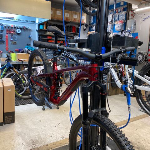 Trek slash 2024 Gen 6 (rammesett) (nye bilder!