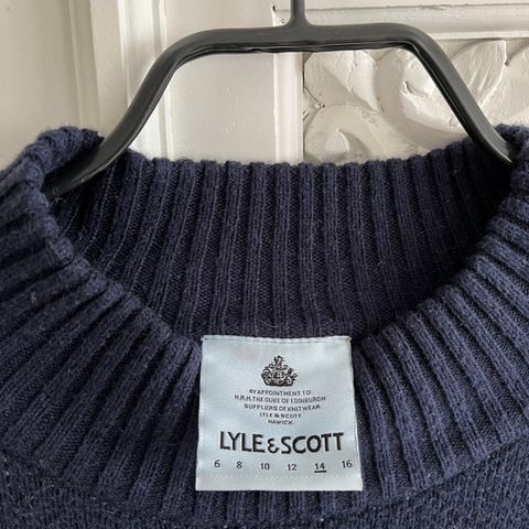 Lyle and Scott - maritim genser - mørkeblå/hvit