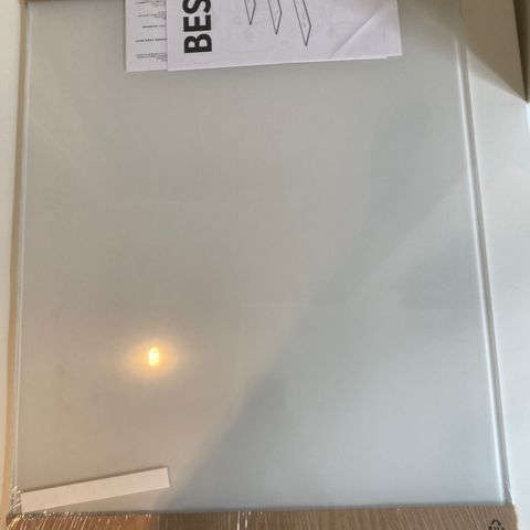 Uåpnede Bestå glassplater (Ikea), 60x40 cm – pris for tre stk