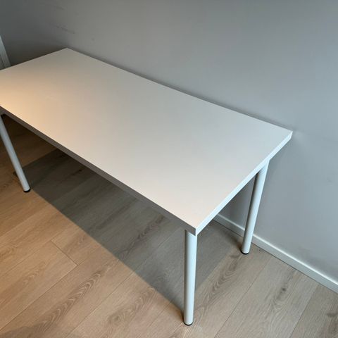IKEA skrivebord 140x60cm