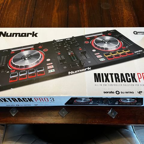 Numark Mixtrack Pro 3