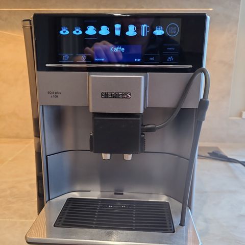 Siemens EQ.6 Plus S100 kaffemaskin til salgs!
