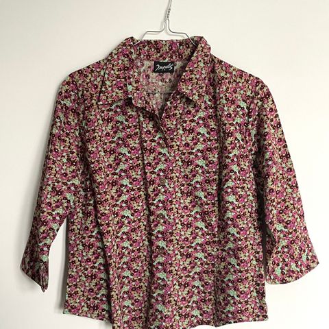 Søt blomstret vintage skjorte fra 90-2000 tallet (Y2K)