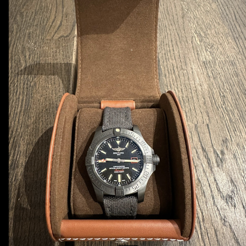 Breitling avenger blackbird 44