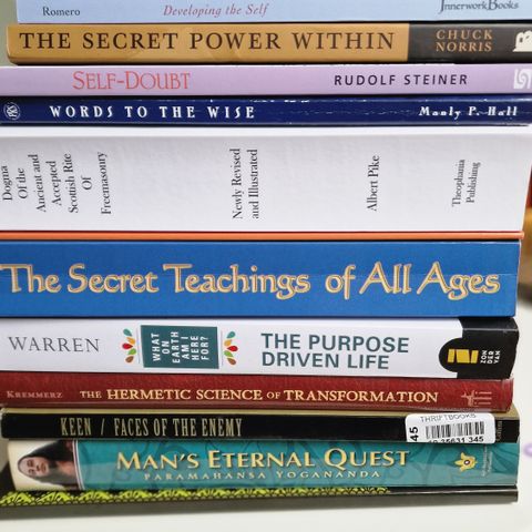 Diverse bøker selvhjelp og spiritualitet