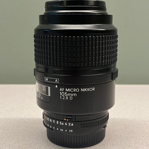 Nikon 105mm AF Micro 2.8D