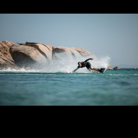 Awake RÄVIK S The most Extreme electric surfboard in the world