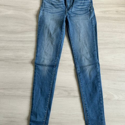 Levis jeans størrelse 26