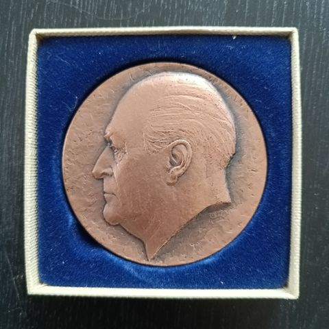 Jubileumsmedalje Kong Olav 75 år i bronse