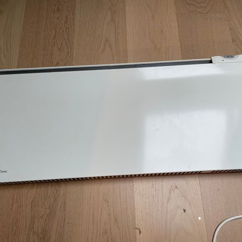 Glamox heating panelovn 800 W, med termostat og veggfeste