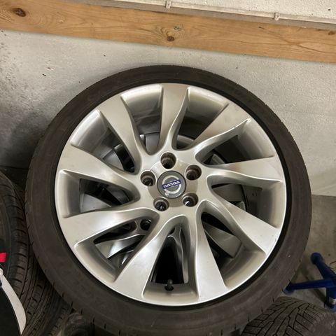 18’’ Originale Volvo felger med michelin