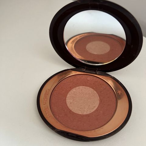 Charlotte Tilbury Cheek to chic