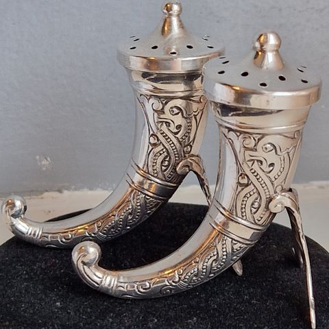 1 par Salt pepperbøsse Horn Viking Dragestil