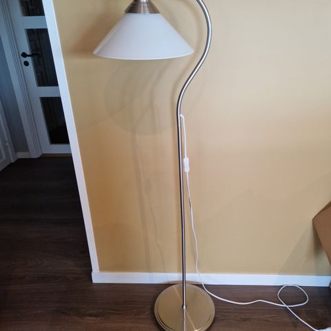 Ikea kroby gulv lampe