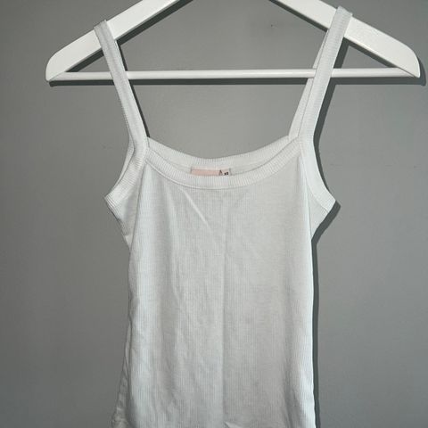 Nelly singlet/topp/trøye størrelse XS