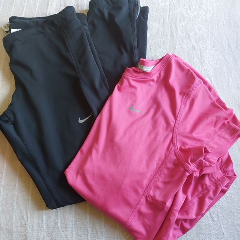 Nike t-skjorte og tights  str m