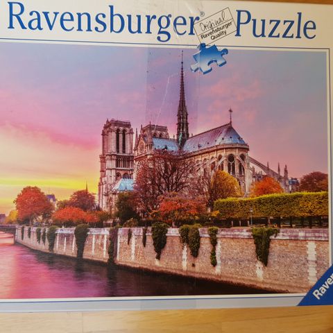 Ravensburger puslespill "Notre Dame" 1500 brikker