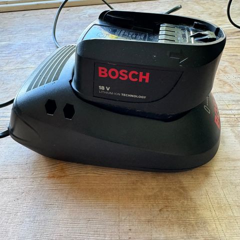 Bosch 18 V batteri med ladeboks