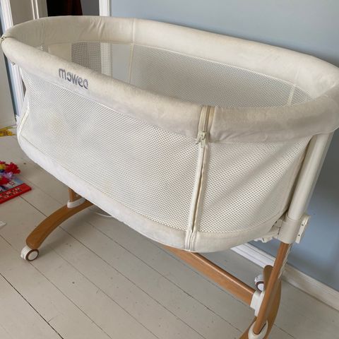 Moweo bedside crib