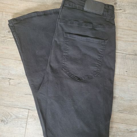 Weighless jeans str 44