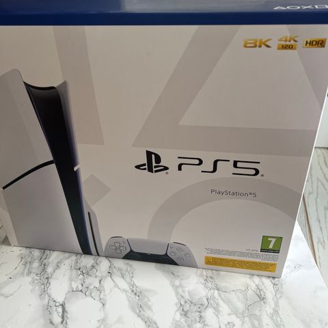 En helt ny PlayStation 5 med Cd og 1 TB/ Tt